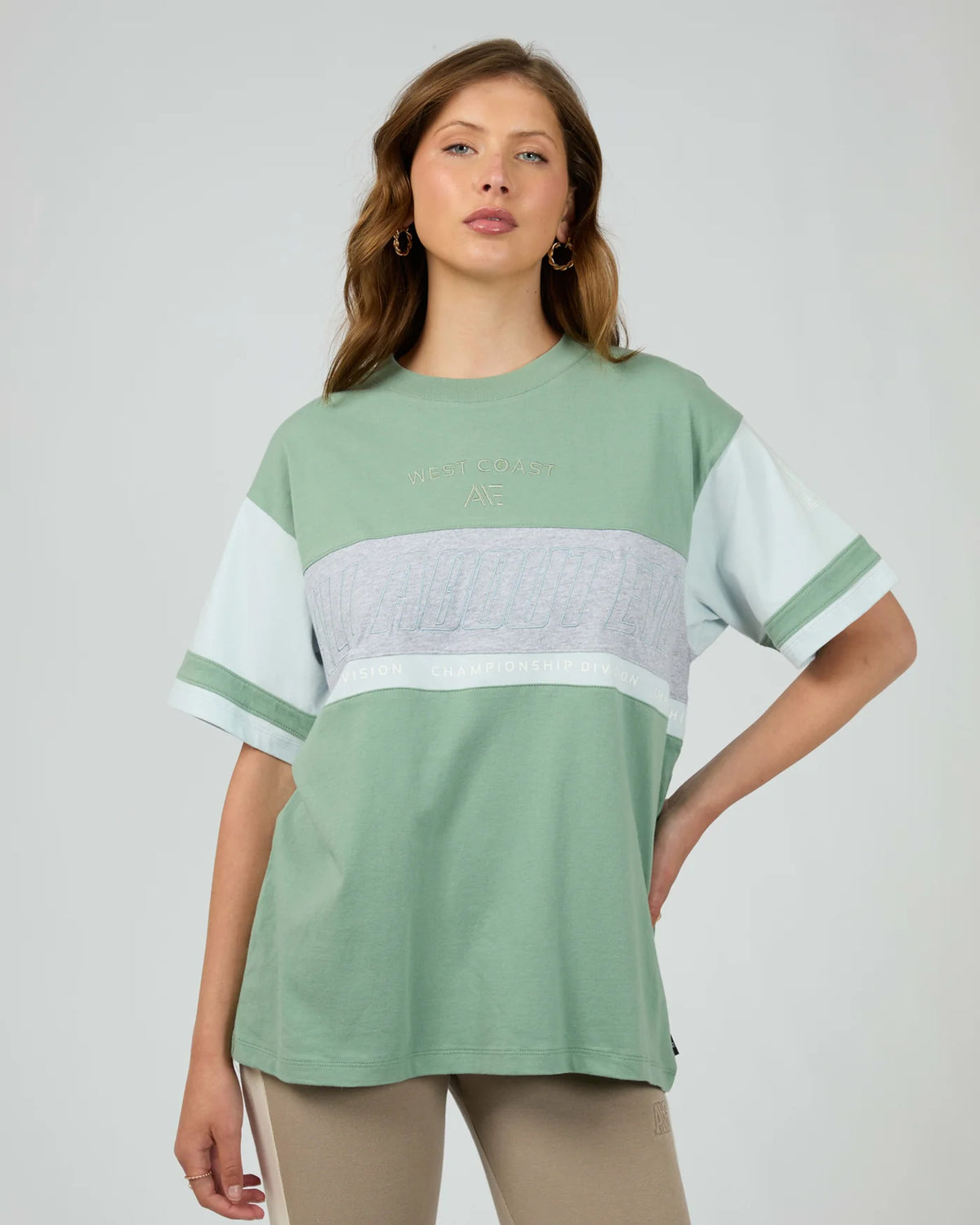PERFORMANCE RELAXED TEE