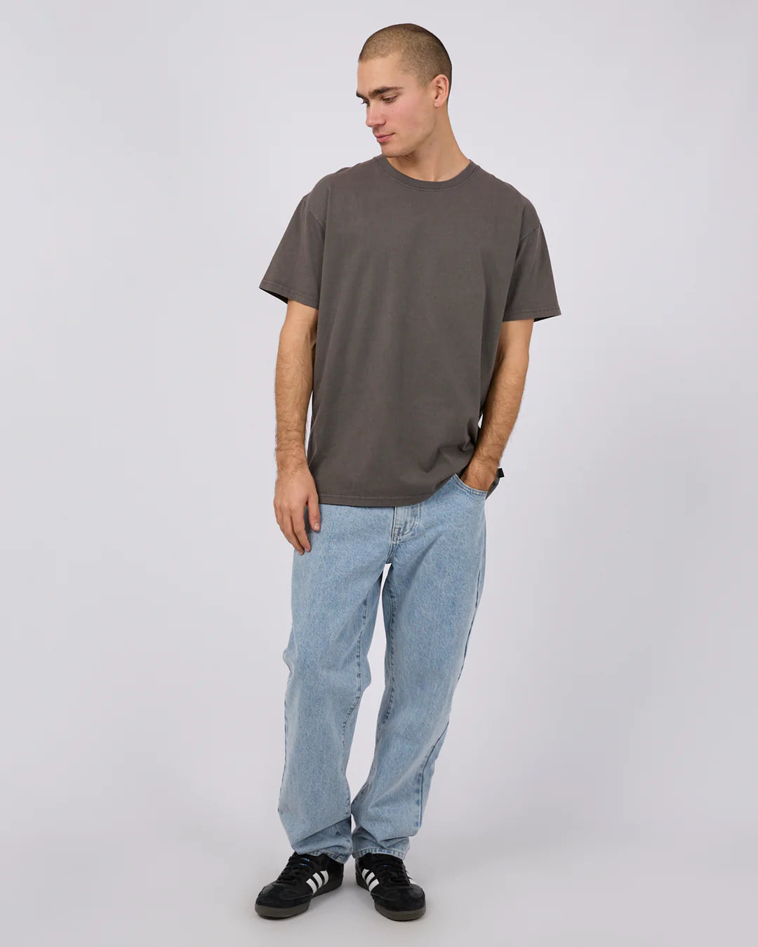 SOLID TAIL TEE