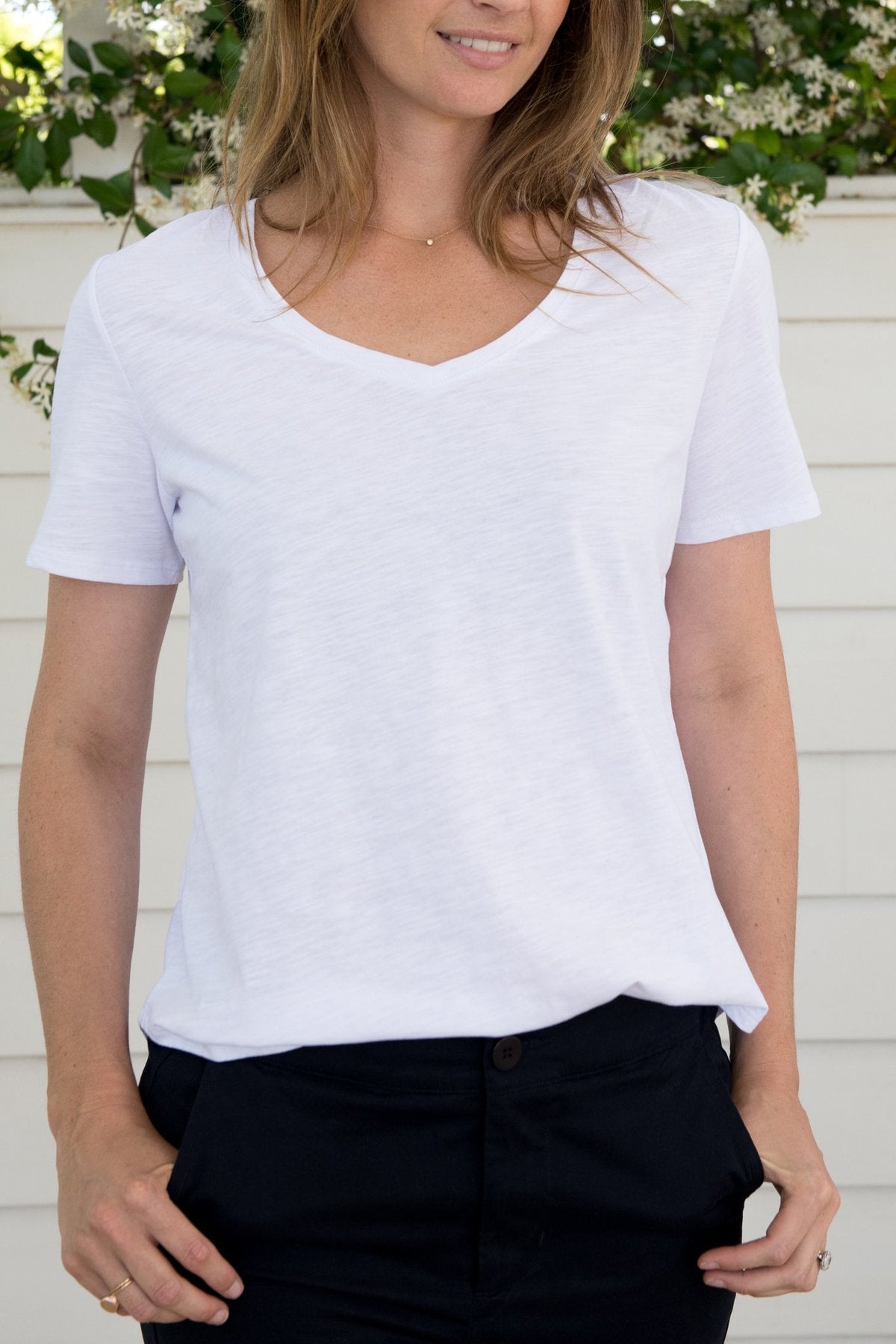 V NECK SHORT SLEEVE TEE